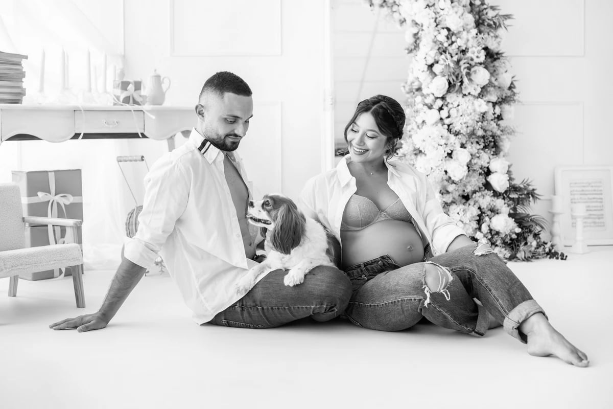 Maternity photo session in black and white - Photo Studio Nana