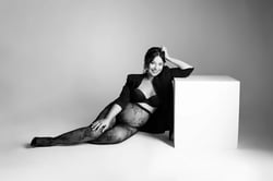 Фотосесия за бременни в черно и бяло Демо снимка 5 - Фото Студио Нана